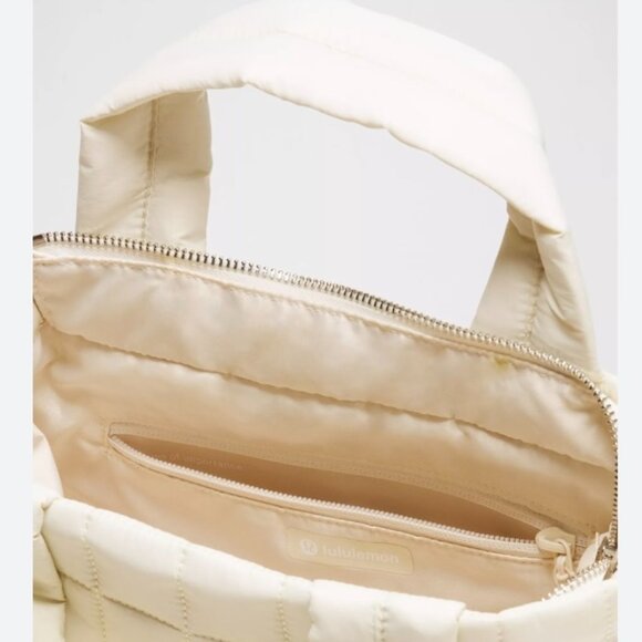 Lululemon Quilted Grid Small Tote Bag 5L - Picture 3 of 9